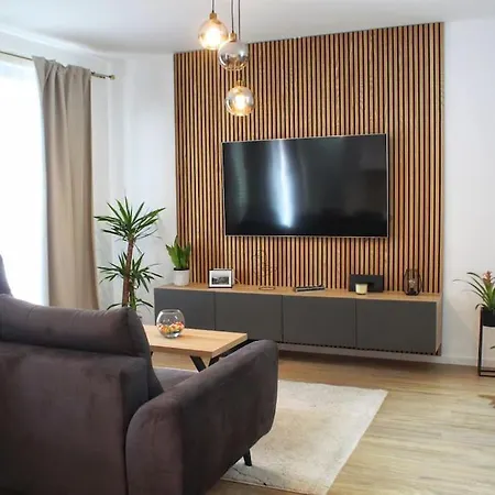 Fabulous With The Spacious Garden *